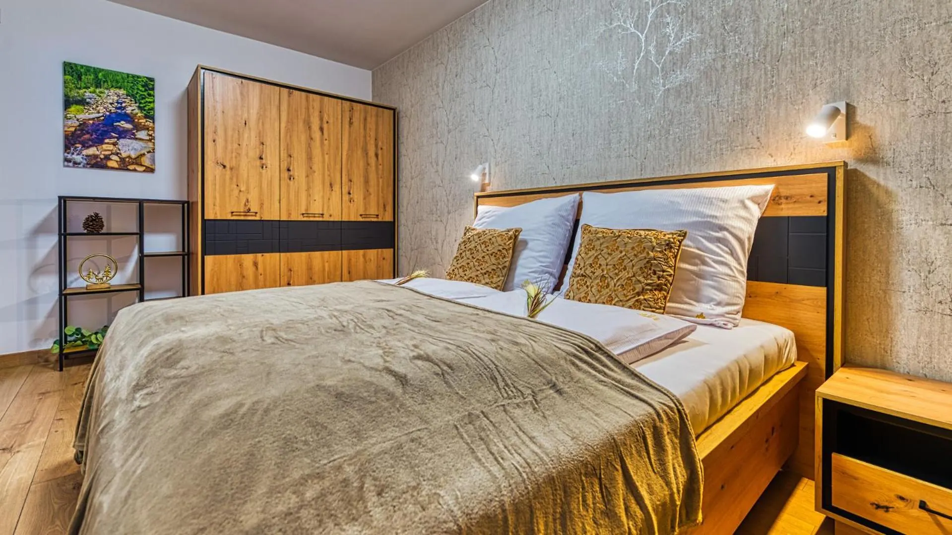 Apartamenty Royal Aparts Centrum - Kilinskiego 17A Przy Wyciagu, Blisko Szlakow Szklarska Poreba 0*,  Poland
